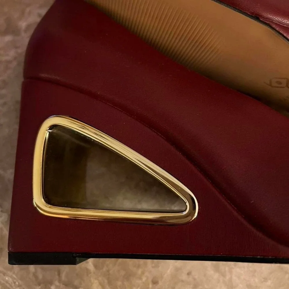 Katy Perry Hollow Wedge Cranberry Faux NIB Women's Size 9.5M NEW See Thru Heel..